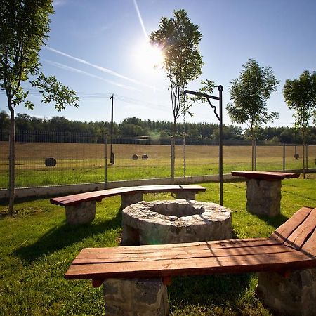 Gyevitur Apartman Algyo Esterno foto