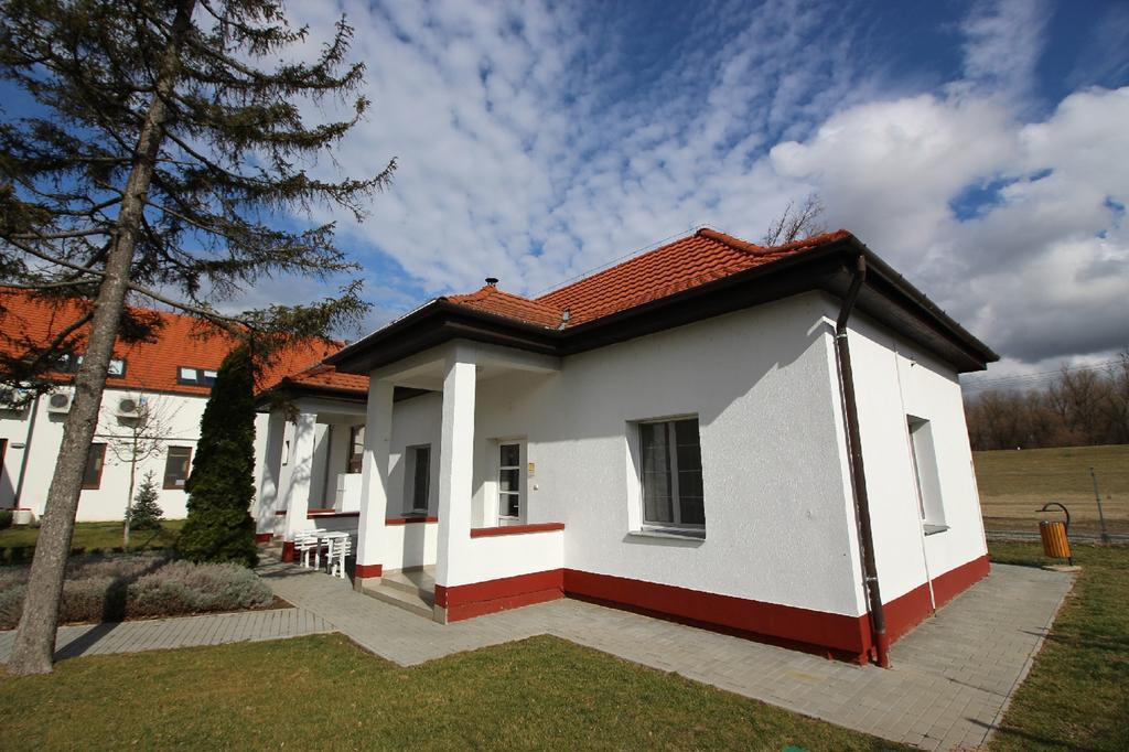 Gyevitur Apartman Algyo Esterno foto